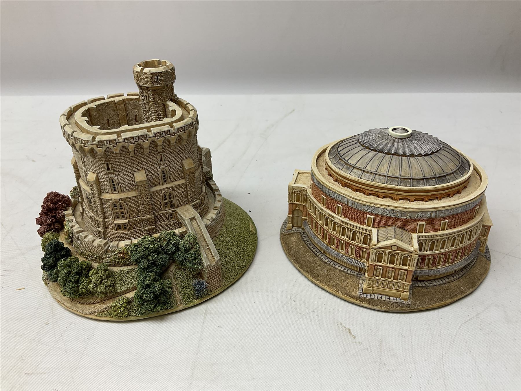 Five Lilliput Lane models from the 'Britain's Heritage' collection
