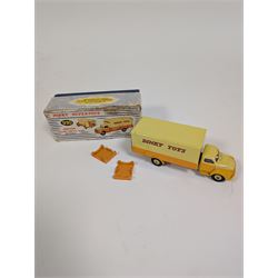 Dinky Toys Bedford Pallet Jekta Van no 930, two tone yellow body with red 'Dinky Toys' lettering, in original box with two orange pallets and instructions