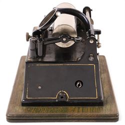 Early 20th century Edison GEM phonograph, in oak case, serial number G115232