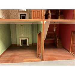 Victorian-style four storey dolls house with quantity of dolls house furniture H107cm, W86cm, D38cm 