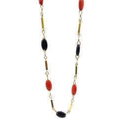 18ct gold necklace with coral onyx links, stamped 750  
