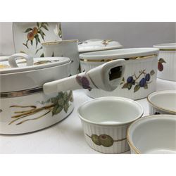 Worcester Evesham pattern dinner wares, to include two saucepans and lids, footed cake stand, three covered vegetable dishes of various sizes, serving dishes etc 