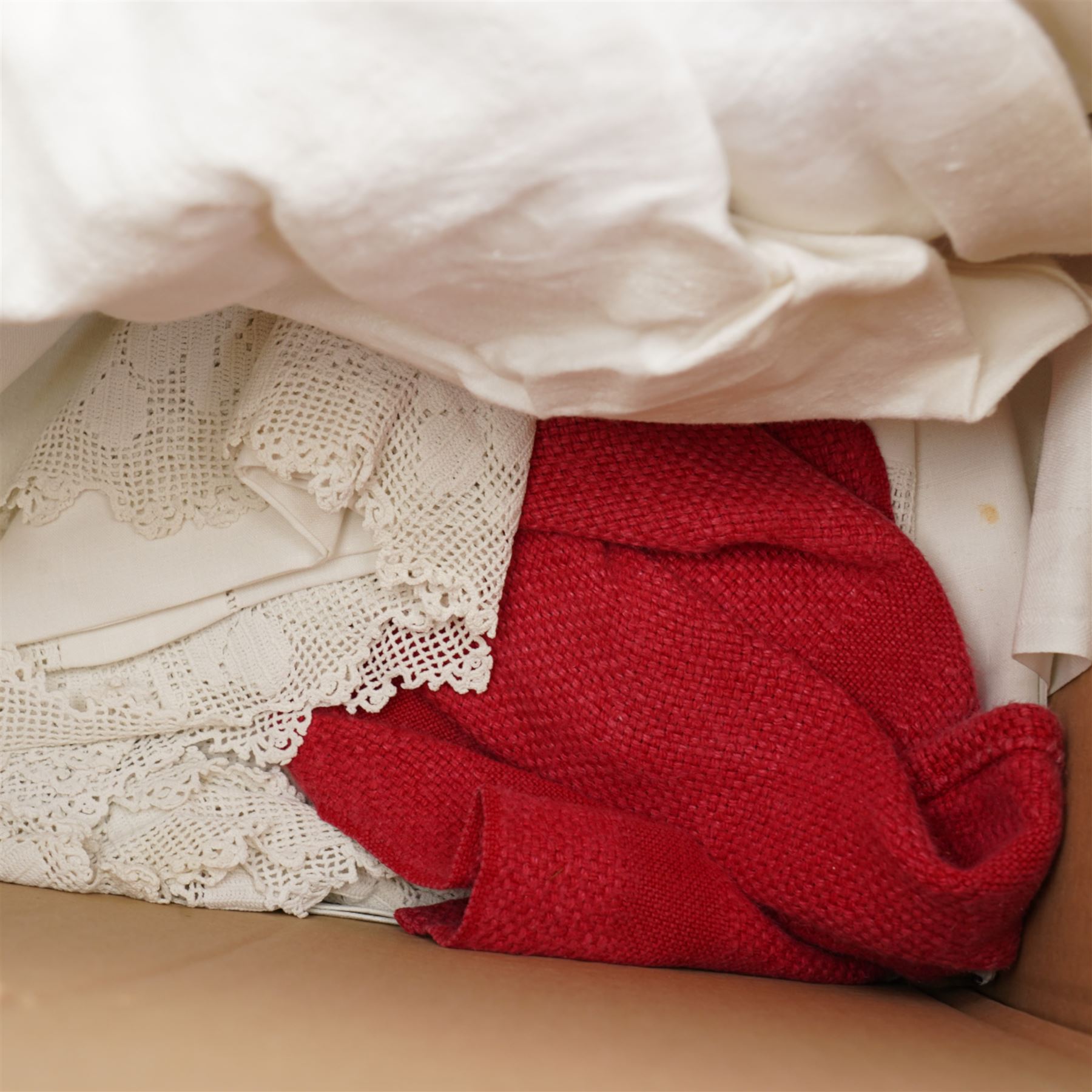 Quantity of damask table linen etc