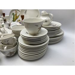 Quantity of tea and dinner wares comprising Royal Worcester 'Evesham' pattern dinnerwares to include lidded tureen, ramekins, dishes etc and Royal Doulton ‘Tumbling Leaves’ pattern wares to include teacups, dinner plates, etc in two boxes