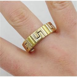 18ct gold Greek key design ring, stamped 750