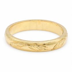 18ct gold wedding band with leaf engraved decoration 