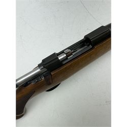 SECTION 1 FIRE-ARMS CERTIFICATE REQUIRED- Sako 85S .243 bolt action rifle, serial no; A77562, L101cm overall 