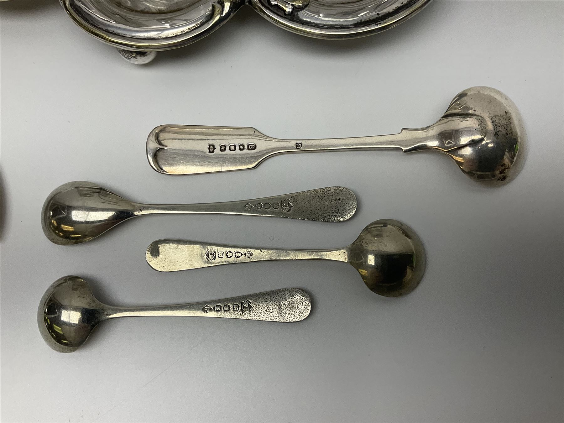 Sheffield silver-plated cruet set, comprising mustard pot, open glass salt and pepper pot on stand, together with a collection of silver plated spoons