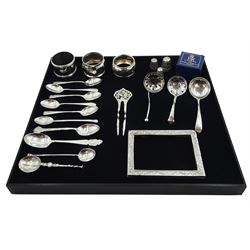 Group of assorted silver, to include late Victorian hair pin, the shaped and foliate pierced terminal with bright cut engraved decoration, hallmarked Payton, Pepper & Sons Ltd, Birmingham 1899, together with three early 20th century napkin rings, various makers marks, dated 1919, 1920 and 1924, selection of spoons, to include George V sifting spoon, and five matching 1930's teaspoons, three silver thimbles, including a boxed Royal commemorative Silver Jubilee example, hallmarked Sheffield 1977, maker's mark indistinct, etc., approximate gross weight 8.55 ozt (266 grams)