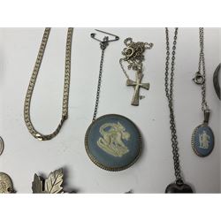 Silver vesta case and silver jewellery including bracelets, necklaces, Wedgwood Jasperware brooch and necklace etc, and a collection of costume jewellery and coins