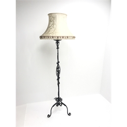  Wrought metal standard lamp with shade, H157cm mao1507  