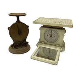 Set of cast iron Jaraso mirrored scales, Personall Weighing Machine