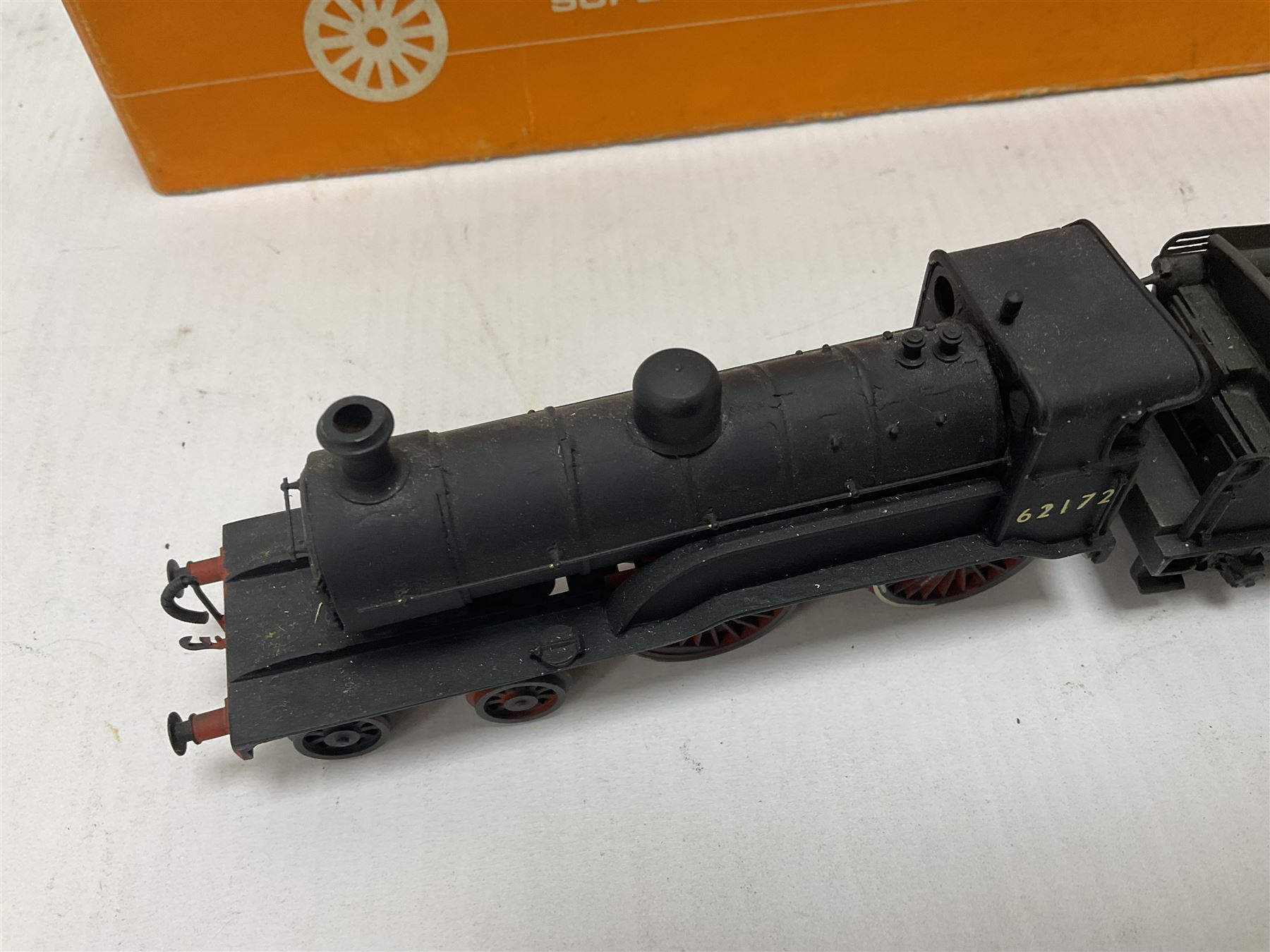 ‘00’ gauge - two kit built steam locomotive and tenders comprising Class K2 2-6-0 no.61763 finished in BR black with Nu-Cast box; Class D2 4-4-0 no.62172 finished in BR black (2) 