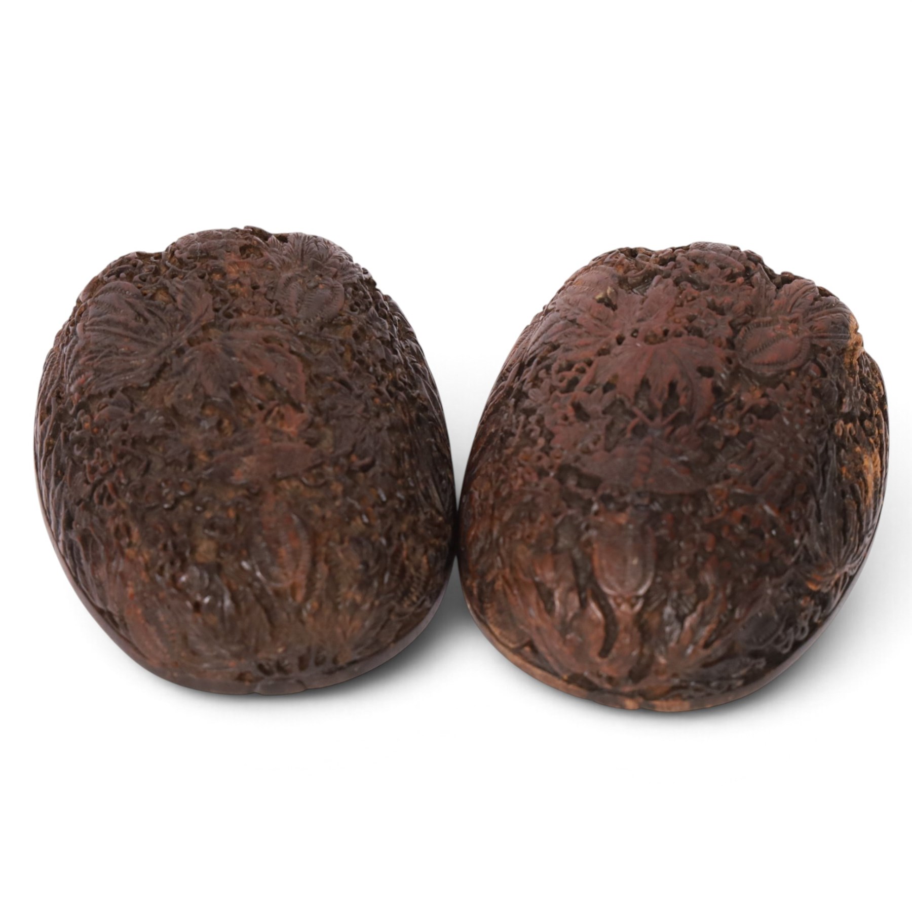 19th century Chinese cared nut/seed box, finely carved to the outside with foliate and animal motifs, L10cm, H8cm 
