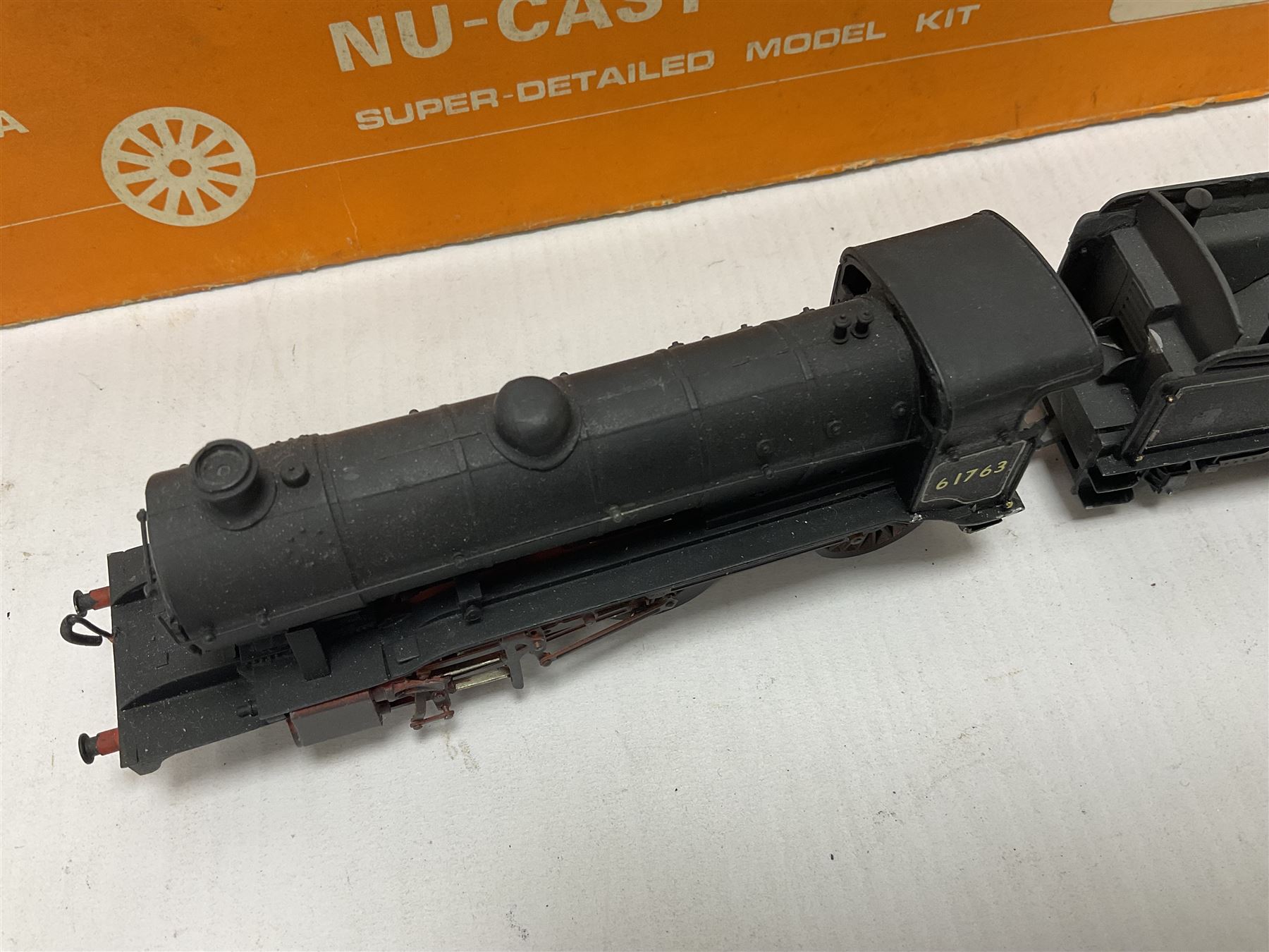 ‘00’ gauge - two kit built steam locomotive and tenders comprising Class K2 2-6-0 no.61763 finished in BR black with Nu-Cast box; Class D2 4-4-0 no.62172 finished in BR black (2) 