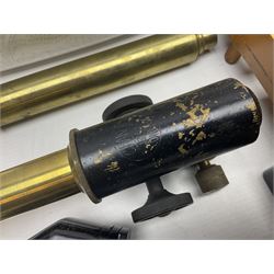 Large collection of microscope lenses, for various microscopes 