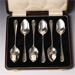 Set of six silver grapefruit spoons with shaped rat tail bowls, cased Birmingham 1928 Maker Brook & Son