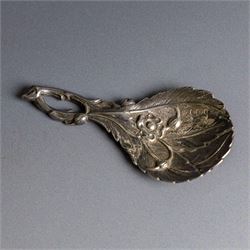 Late 20th century silver caddy spoon, naturalistically modelled with leaf shaped bowl, flo...