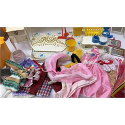 Sindy - Camping Buggy and Folding Tent, Bath, Shower, Washbasin unit and Hairdryer; all boxed; together with unboxed kitchen units, dining and bedroom furniture; and two bags of clothing and accessories