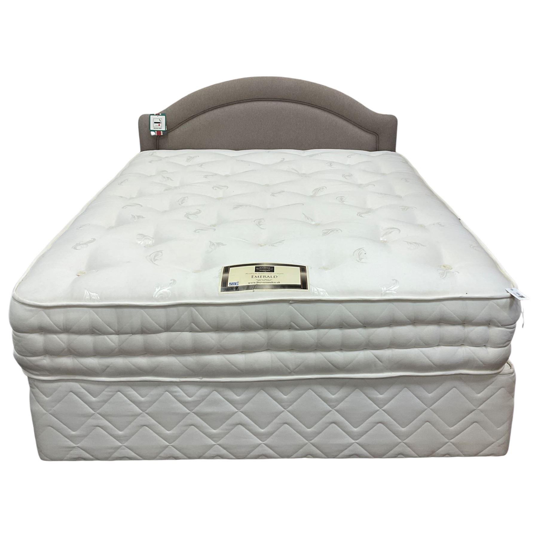 Beevers & Co. Whitby - 'Emerald' 5' King-size divan bed, with grey headboard 