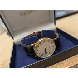 Seiko 9ct gold gentleman's presentation wristwatch, hallmarked, on original black leather strap, boxed