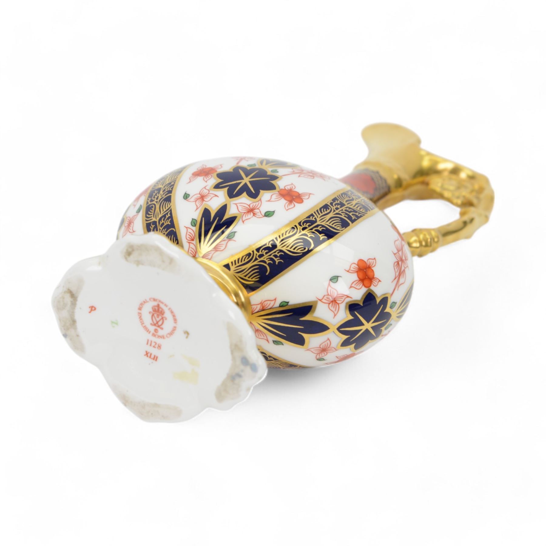 Late 20th century Royal Crown Derby Imari 1128 pattern Kedleston