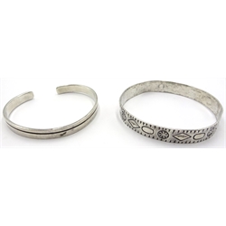 Silver bangles, bracelets and chain necklaces hallmarked or stamped 925