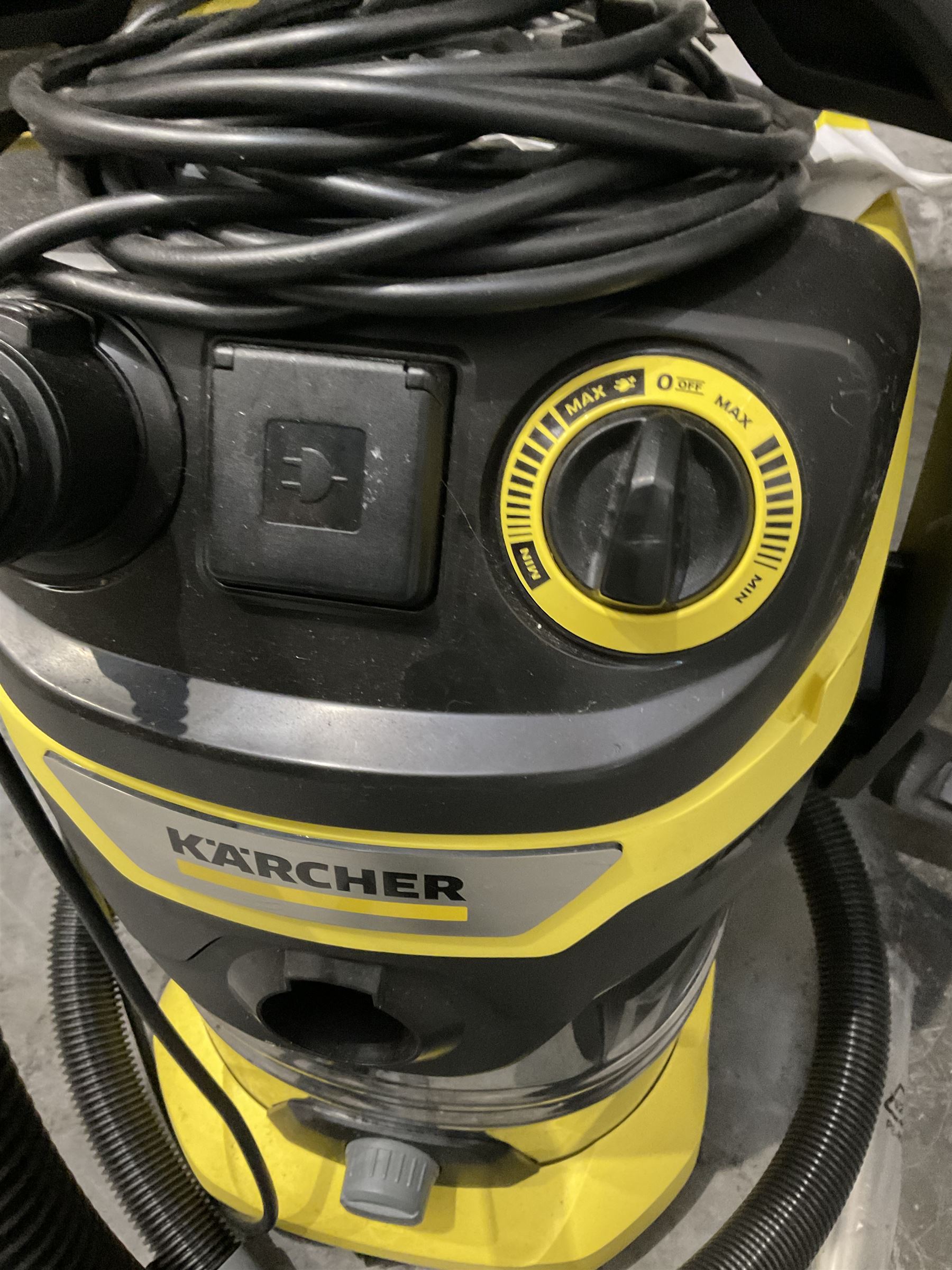 Kärcher WD 6 P wet and dry vacuum cleaner - THIS LOT IS TO BE COLLECTED BY APPOINTMENT FROM DUGGLEBY STORAGE, GREAT HILL, EASTFIELD, SCARBOROUGH, YO11 3TX
