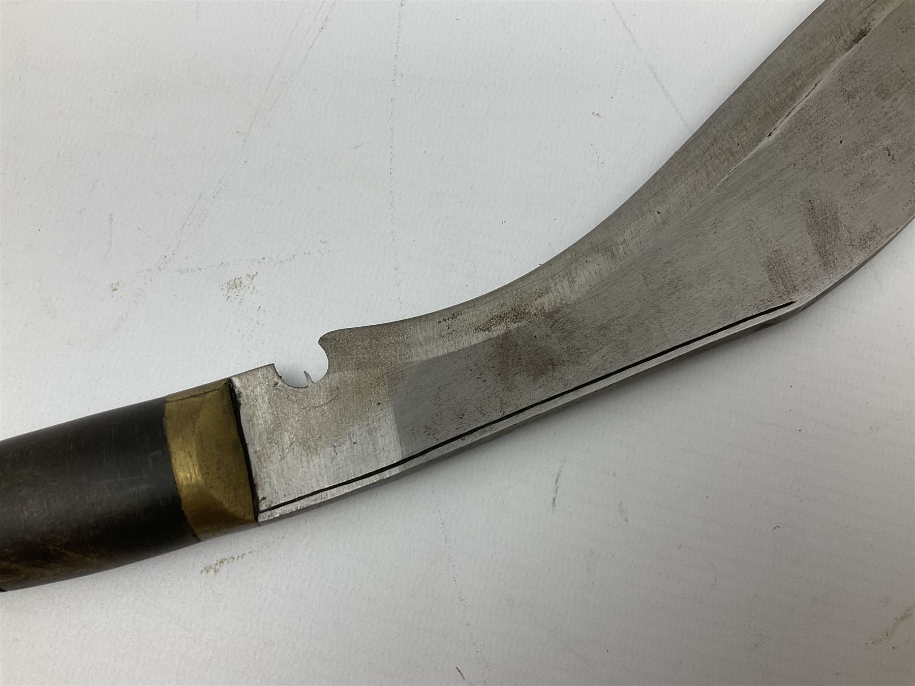 Post WW2 Gurkha kukri, in leather scabbard complete with two skinning knives, 42cm overall