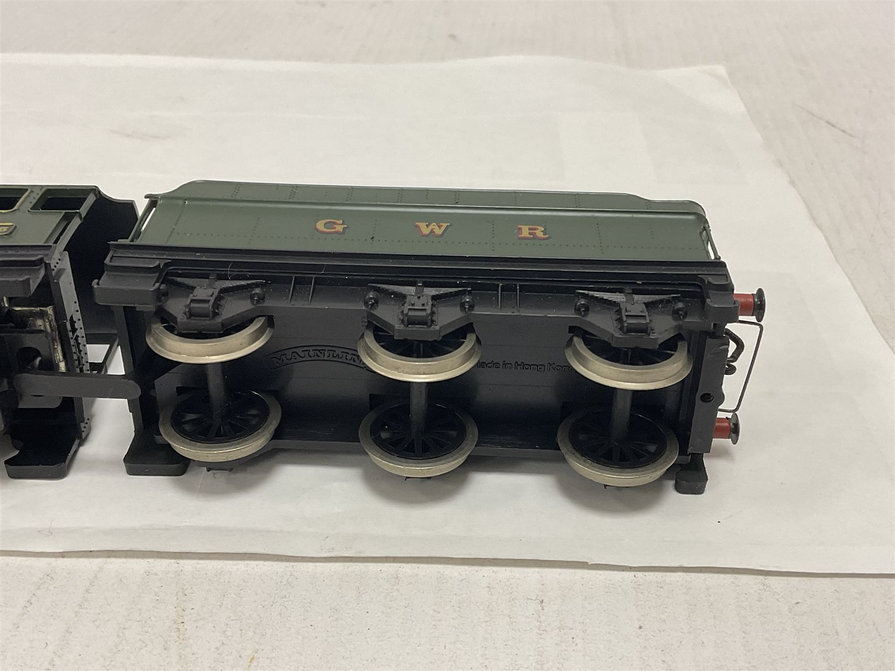 Mainline Railways ‘00’ gauge - Class J72 0-6-0T no.581 in LNER green; Class 43XX 2-6-0 no.2358 in GWR black; Class 2251 0-6-0 locomotive and tender no.3205 in GWR green; Class N2 0-6-2T no.4744 in LNER black; Class 56XX 0-6-2T locomotive; one plain 0-6-0 Tank locomotive (6) 