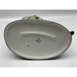 Lladro figure, Sad Parting, modelled as a man and woman with suitcases, sculpted by Francisco Catalá, with original box, no 5583, year issued 1989, year retired 1991, H33cm