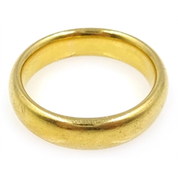  22ct gold wedding band, London 1920, approx 8.3gm  