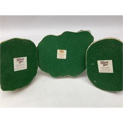 Sixteen Lilliput Lane models from Christmas collections, thirteen boxed and two loose, with various deeds, to include Snowdon Lodge, The Vicarage, Eamont Lodge etc