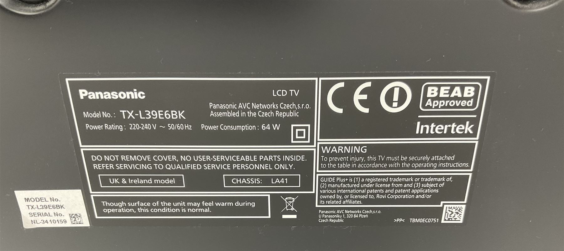 Panasonic TX-L39E6BK 39” television with sound bar