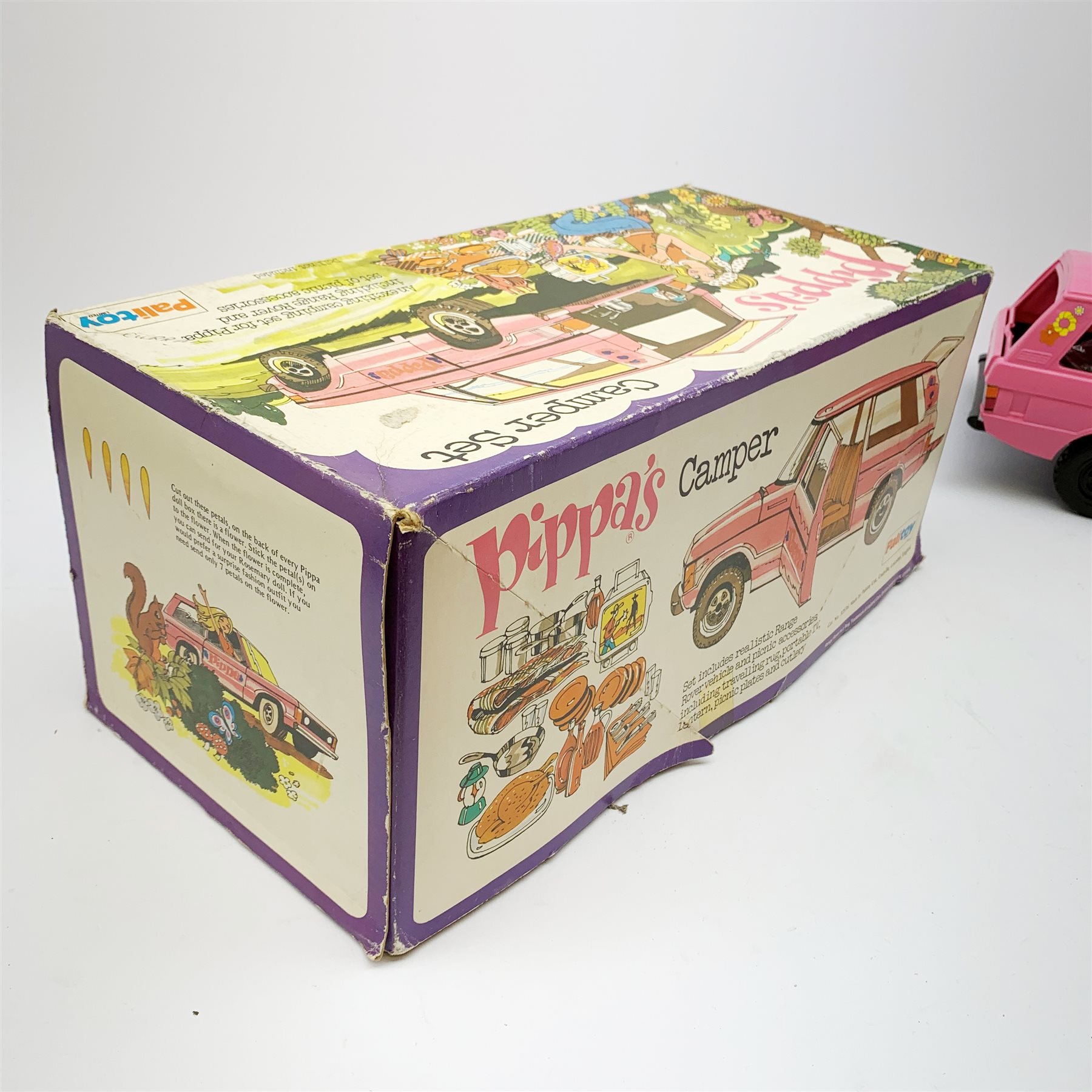 Pippa Range Rover Camper with picnic accessories, boxed