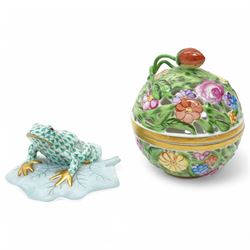 Herend porcelain model of a frog on a leaf, together with pierced potpourri with cover in ...