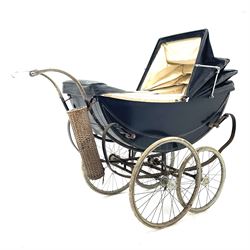 Vintage pram by Osnath 