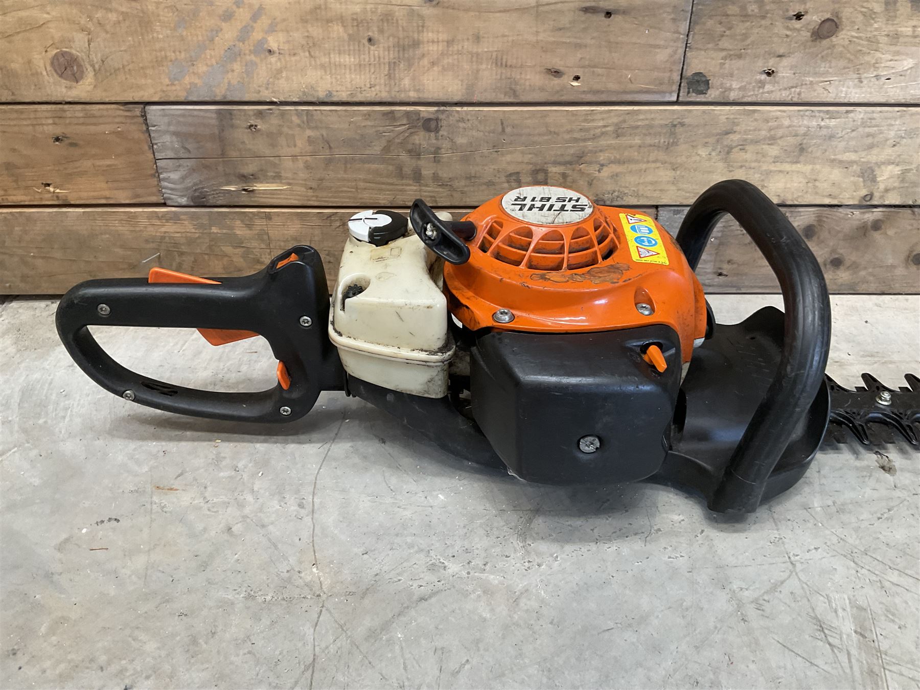 Stihl HS 81R petrol hedge trimmer, 30'' double sided