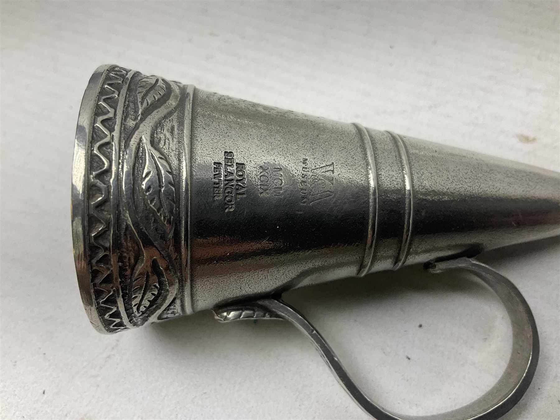 Mats Jonasson of Sweden glass Otter paperweight, Capredoni by Dartington Crystal Crysanthemum paperweight, boxed British Fossils agate geode, silver plated wine bottle coaster and Aynsley vase, etc, all boxed