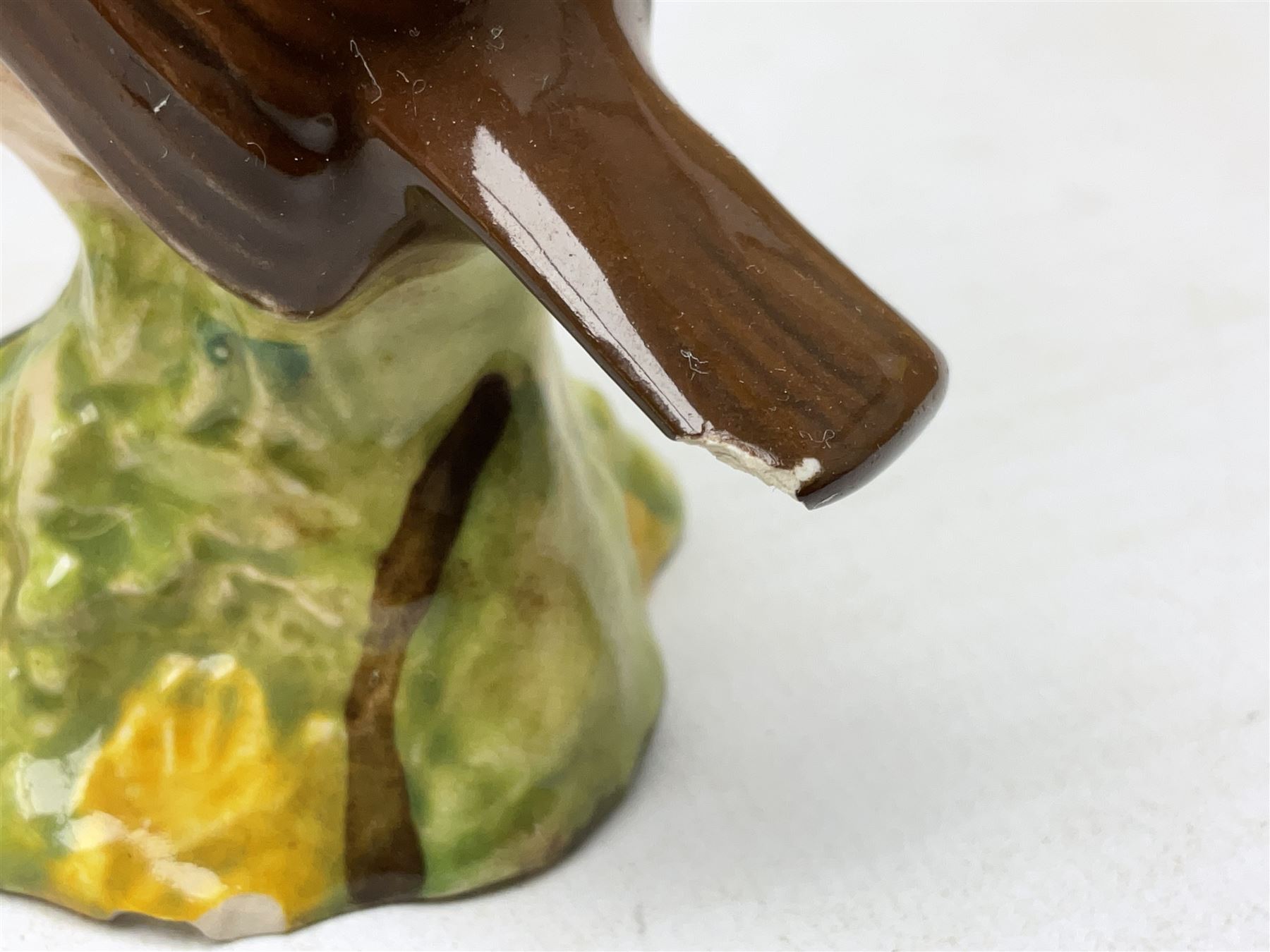 Group of Beswick figures of birds, comprising kingfisher no 2371, thrush no 2308, owl no 2026, and nine smaller bird figures to include greenfinch, wren etc