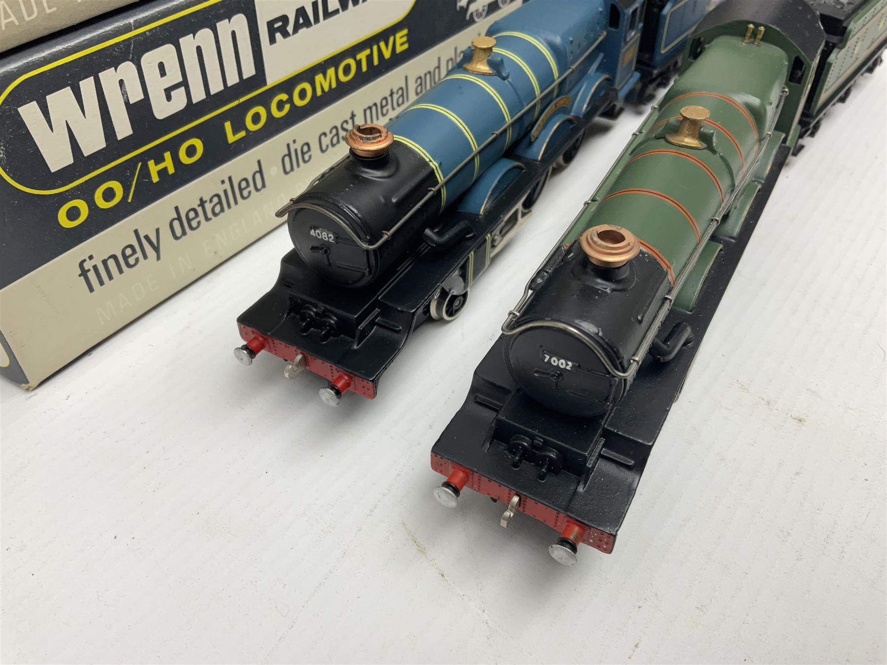 Wrenn '00' gauge - two Castle Class' 4-6-0 locomotives - 'Devizes Castle' No.7002 in GW Green; and 'Windsor Castle' No.4082 in BR Blue; both boxed with instructions (2)