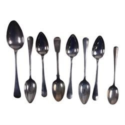 Seven silver spoons, including set of five 1930s Hanoverian pattern teaspoons with rattail...