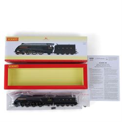 Hornby 00 Gauge no.R3441 NE Class A4 4-6-2 'Sir Murrough Wilson' locomotive and tender no....