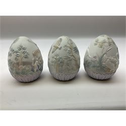 Set of five Lladro limited edition easter eggs for the years 1993, 1994, 1995, 1996 and 1997, sold in the USA only, all with original boxes, H11cm 