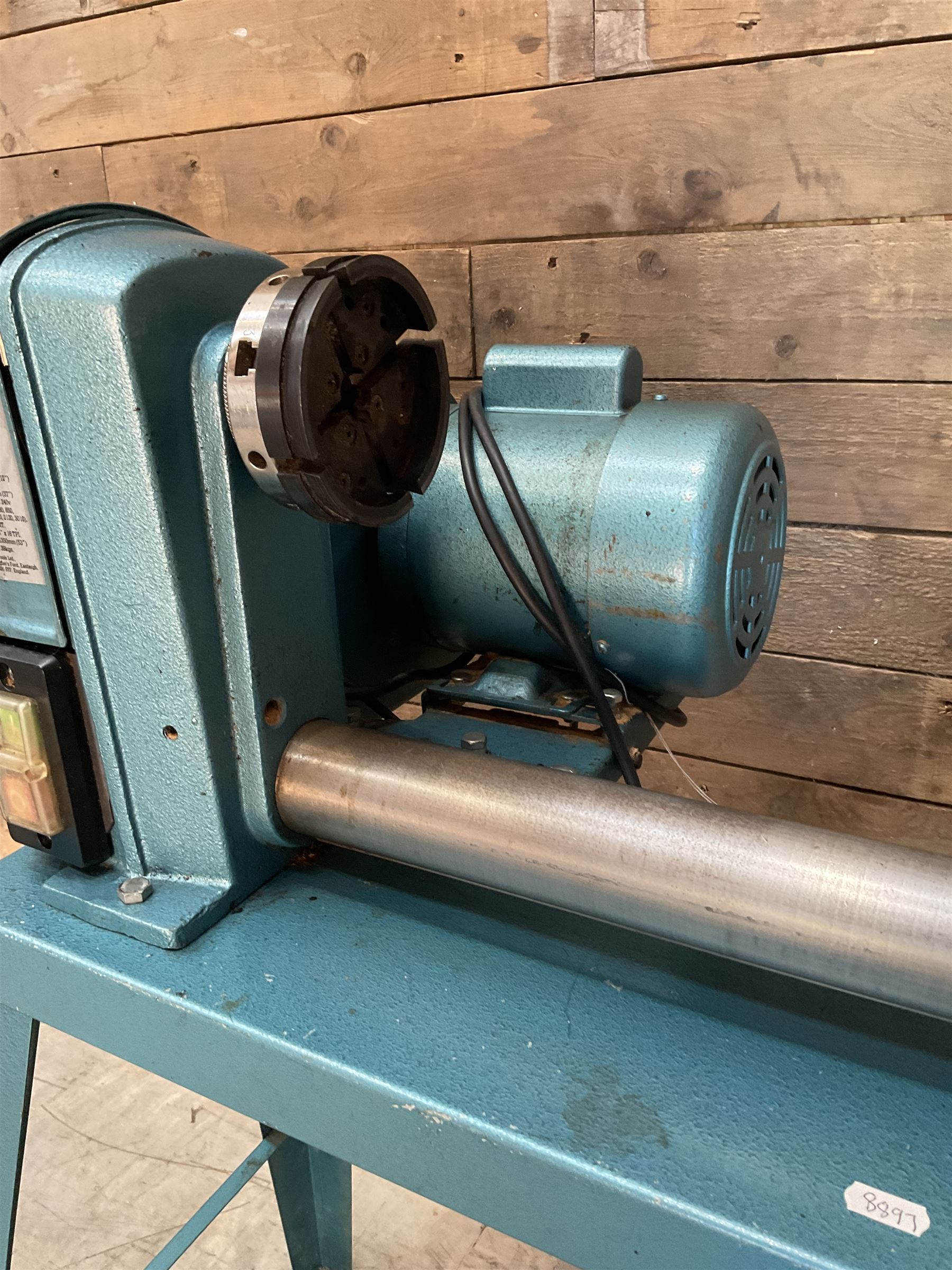 Draper WTL12 wood lathe and a collection of turning chisels 