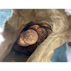 Great British and World coins, including pre-decimal pennies and half pennies, other pre-decimal coins, commemorative crowns, Euro coinage, United States of America one dollar banknotes etc