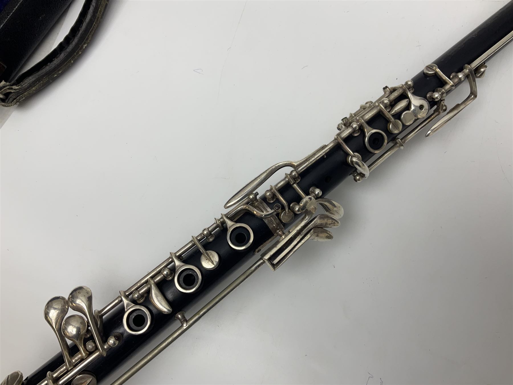 F. Buisson Dallas London oboe, serial no.5434; Boosey & Hawkes Lafleur clarinet, serial no.807004; and incomplete Boosey & Hawkes Regent clarinet, serial no.372169; each in fitted carrying case (3)