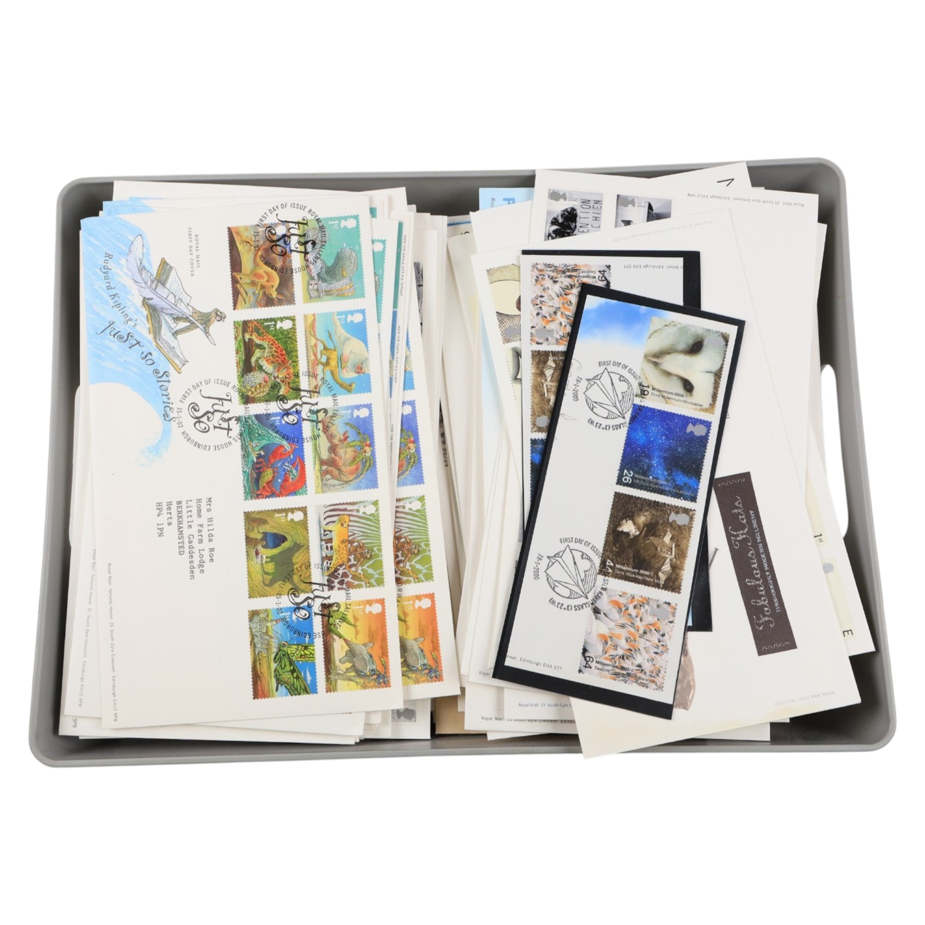 Mainly Great British stamps, including Queen Elizabeth II mint decimal issues, Machin definitives, first day covers, etc, in one box