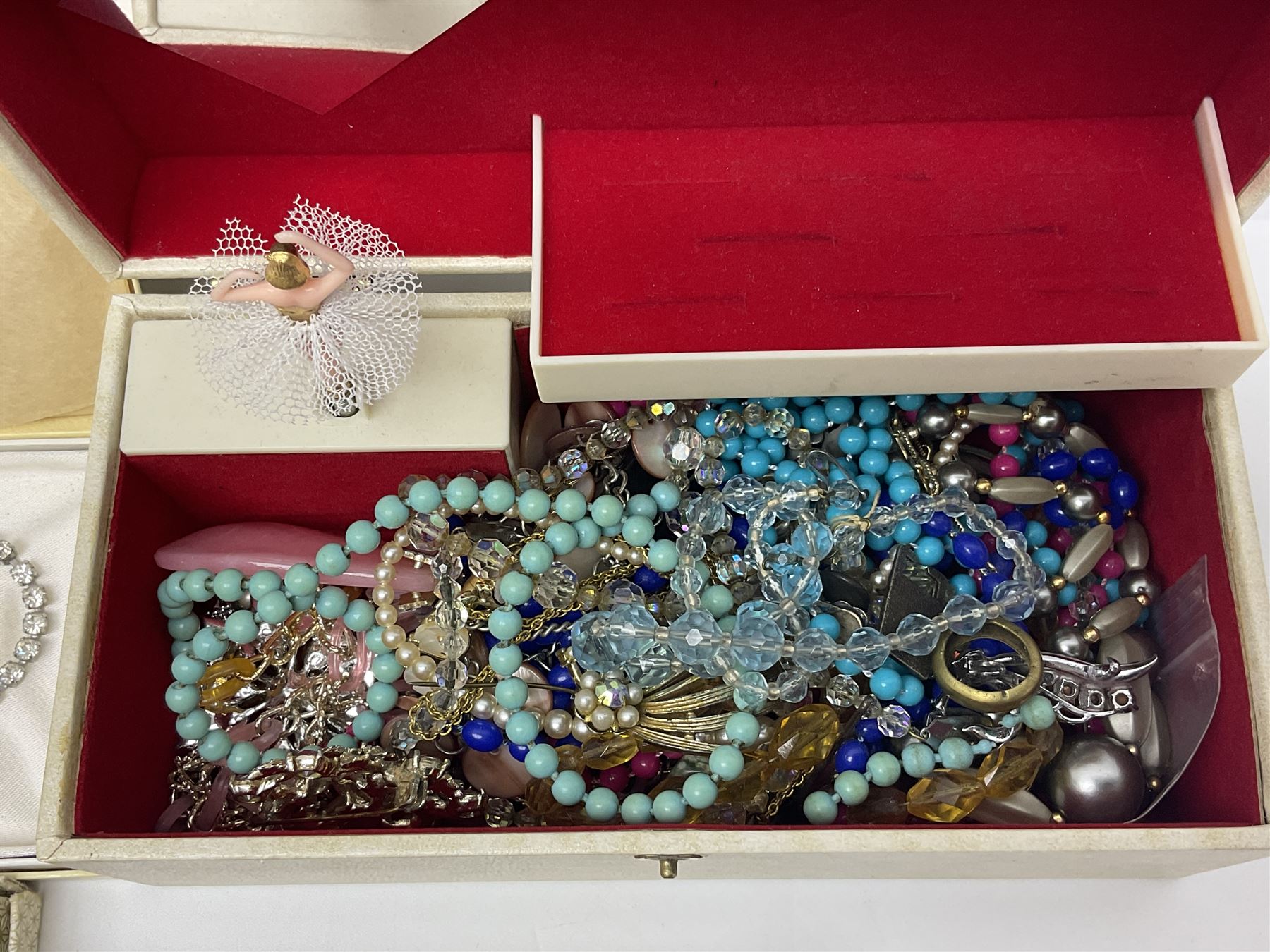 9ct gold and silver paste stone set ring, 9ct gold oddments and a collection of costume jewellery