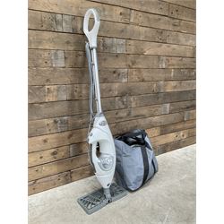 Shark Lift Away Professional steam mop and accessories 